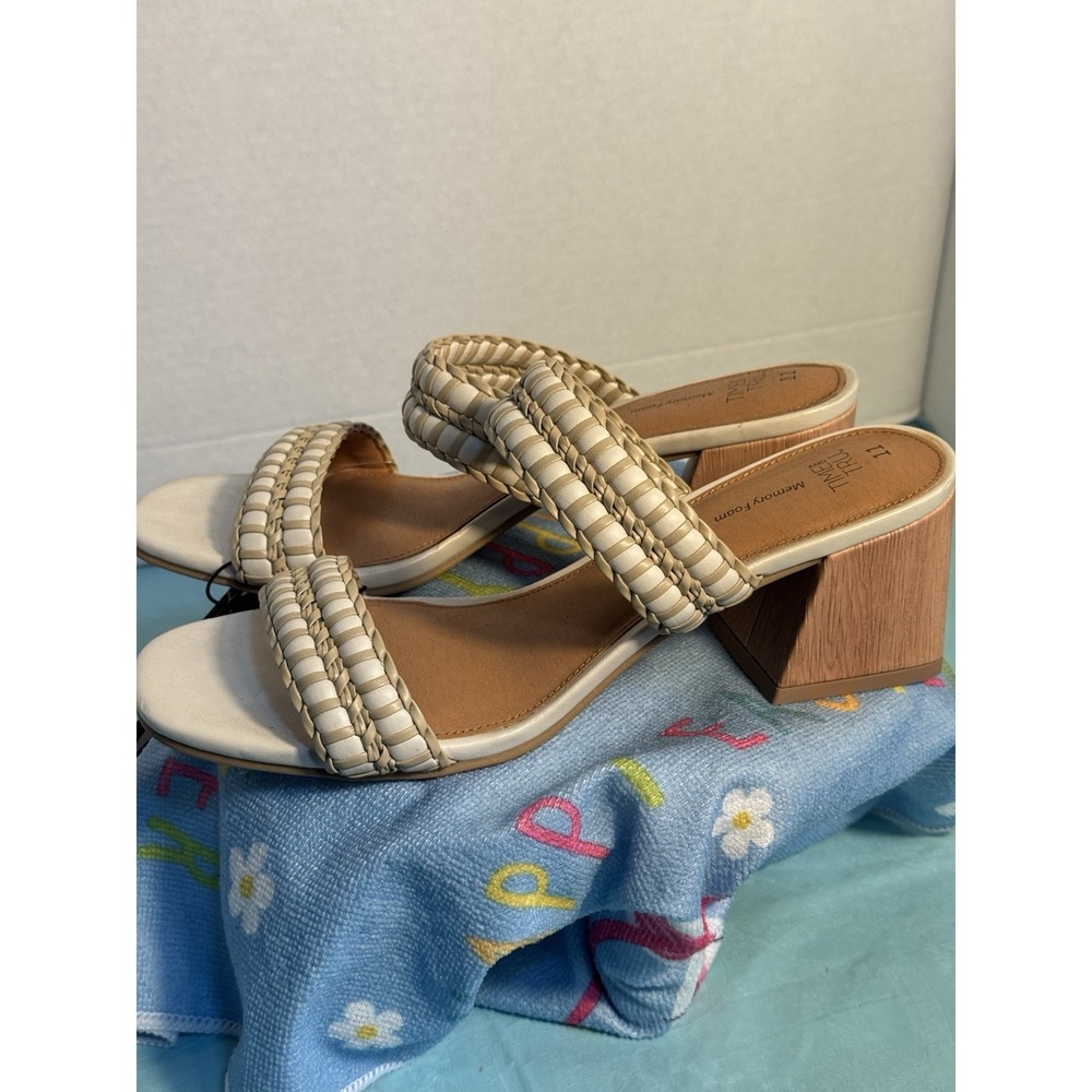 Time and Tru Memory Foam Core Slide 2Band‎ Heel Size 11 for woman Fast Shipping - Picture 4 of 6